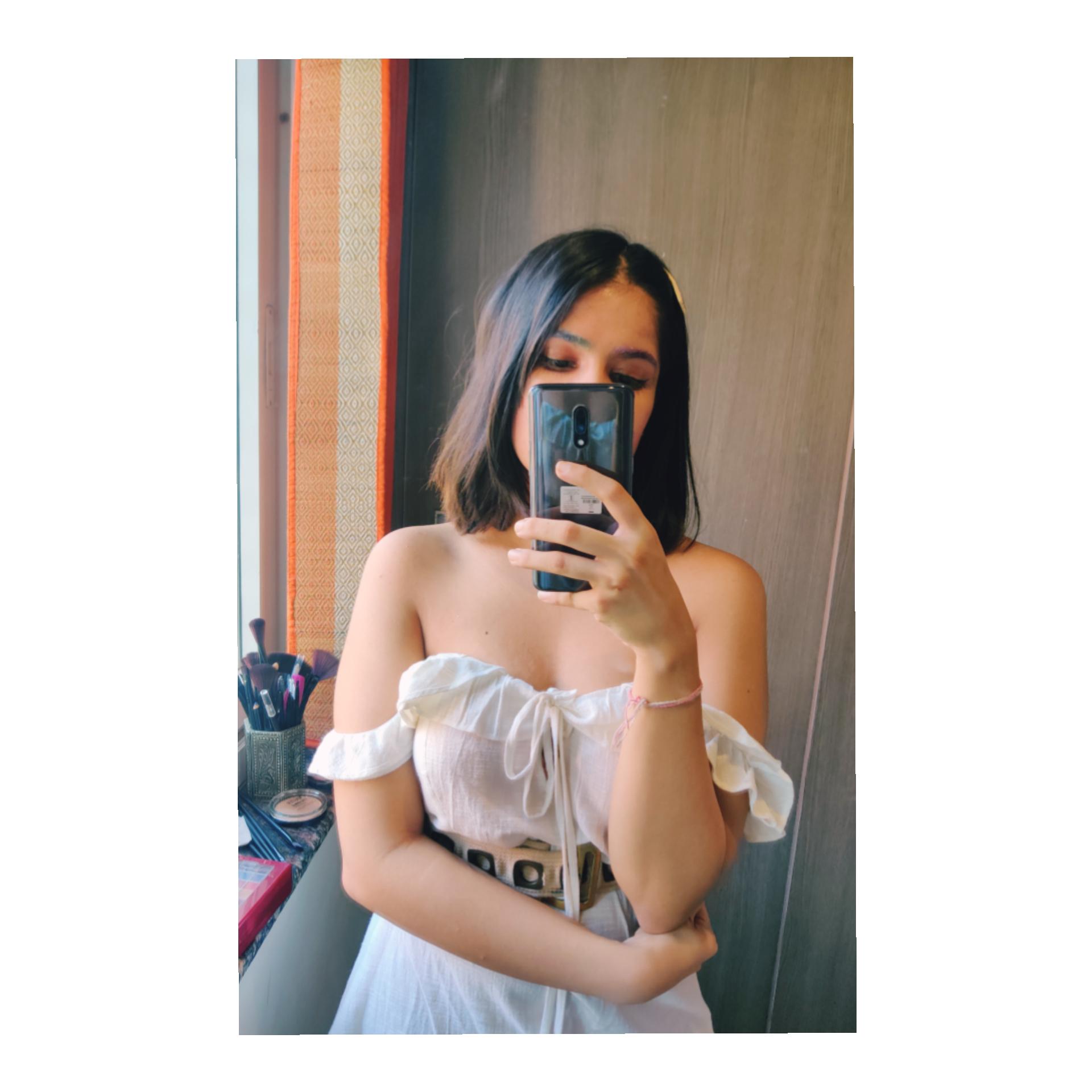 img-user-vartika-502261716816