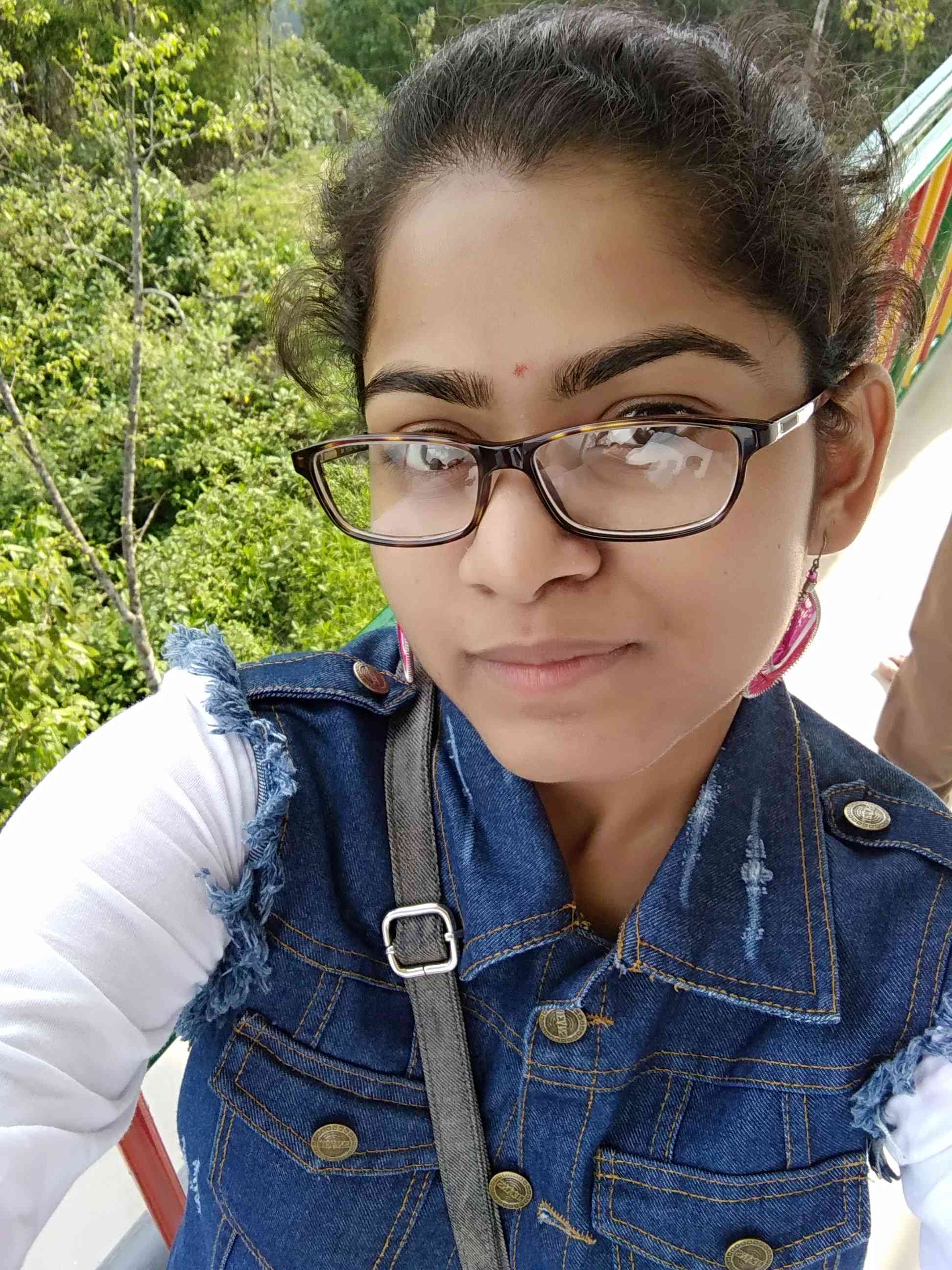 img-user-diksha-singhal-premium