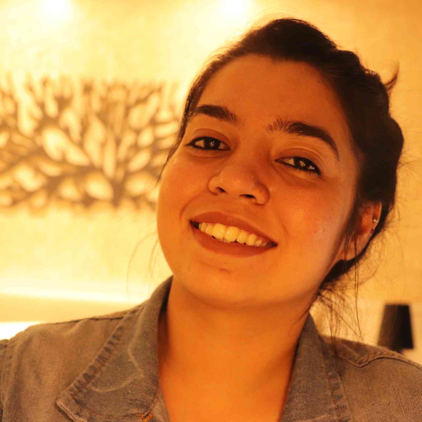 img-user-sadhna-advani-1187015509312